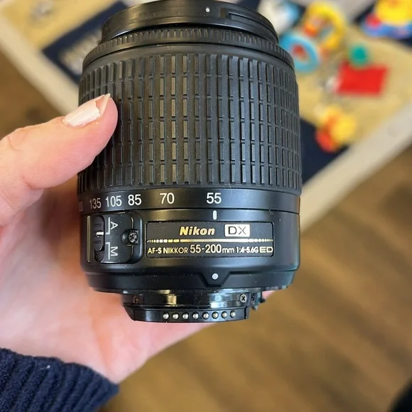 AF-S DX NIKKOR ED 55-200MM 1:4-5.6G camera lens